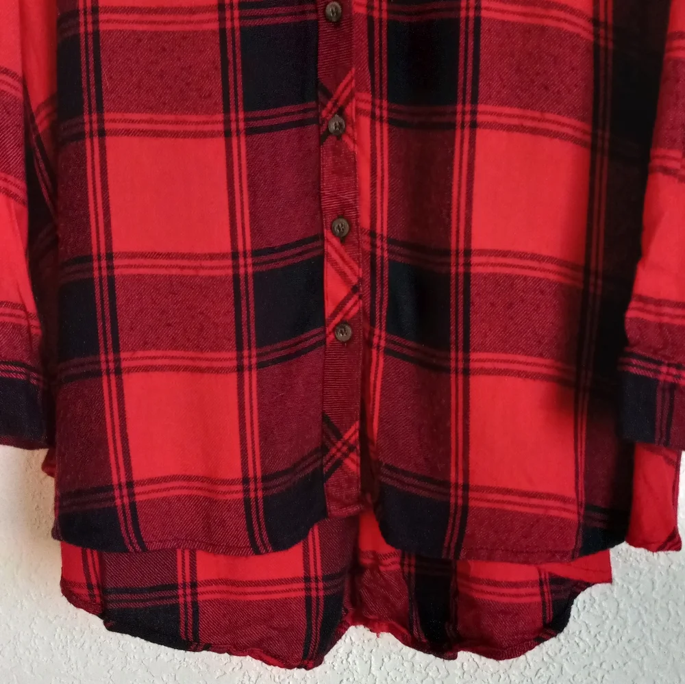 Oversized Plaid Button Down Shirt - Picture 3 of 8